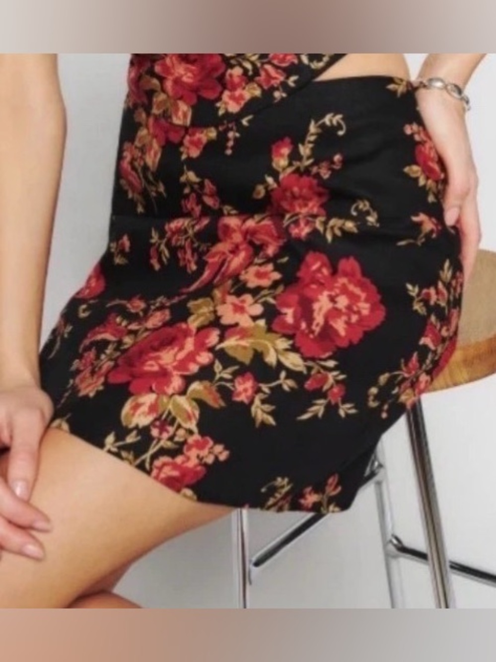 Reformation Vancouver Floral Linen Mini Skirt Red & Black Size 6 - Picture 2 of 7